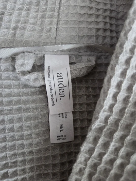 Auden Robe - Picture 6 of 11